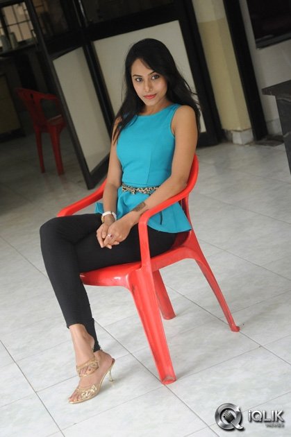 Khenisha-Chandran-at-Jagannatakam-Movie-Date-Press-Meet